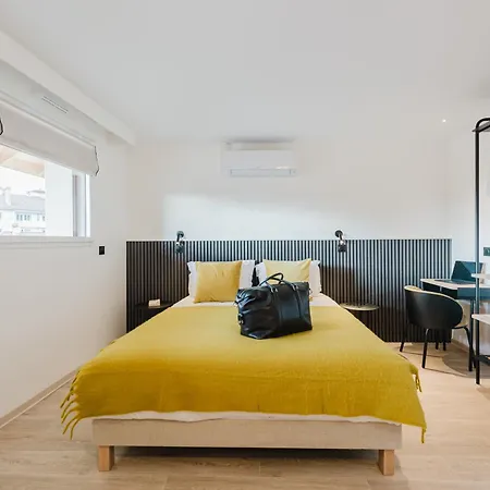 Neostelia Aparthotel *