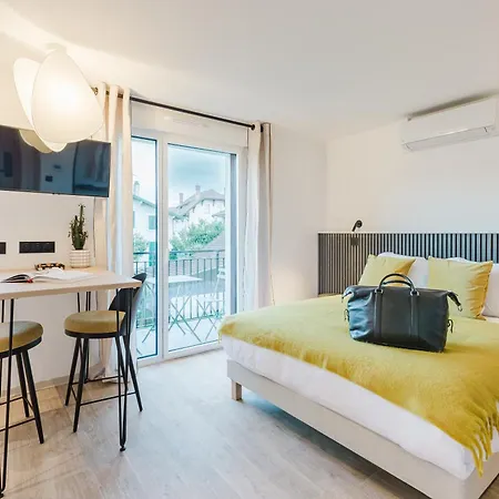 Aparthotel Neostelia *