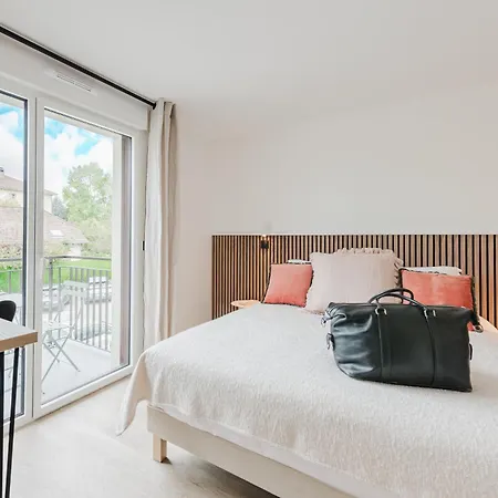 Neostelia Aparthotel *