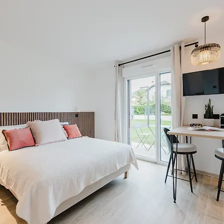 Neostelia Apartahotel *